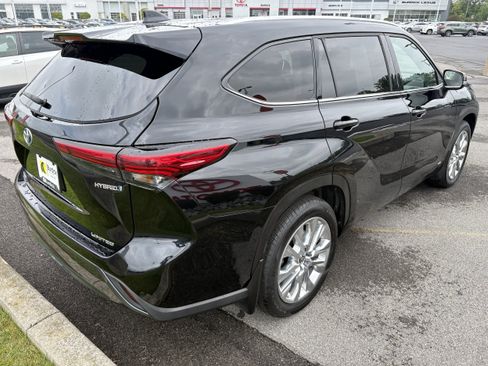 Used 2023 Toyota Highlander Limited AWD/4WD image 5
