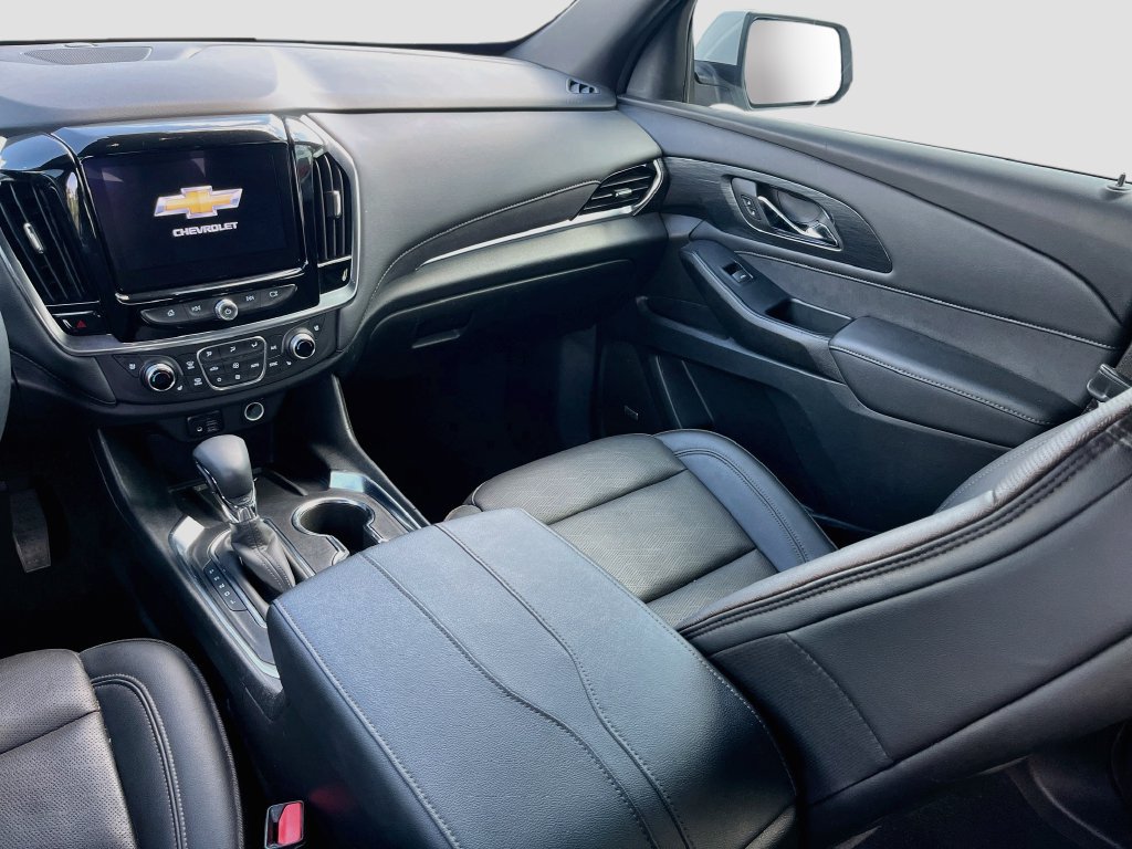 Used 2023 Chevrolet Traverse High Country w/ LPO, Floor Liner Package AWD/4WD image 25