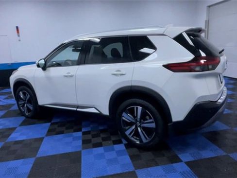 Used 2021 Nissan Rogue SL w/ Premium Package image 6