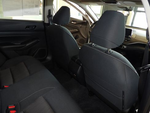 Used 2025 Nissan Altima 2.5 SV FWD image 16
