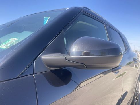 Used 2025 Chevrolet TrailBlazer LT AWD/4WD image 11