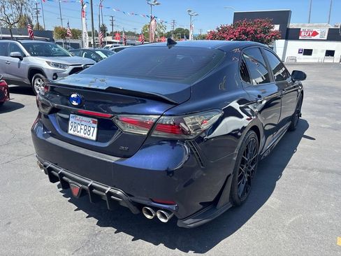 Used 2022 Toyota Camry SE FWD image 8