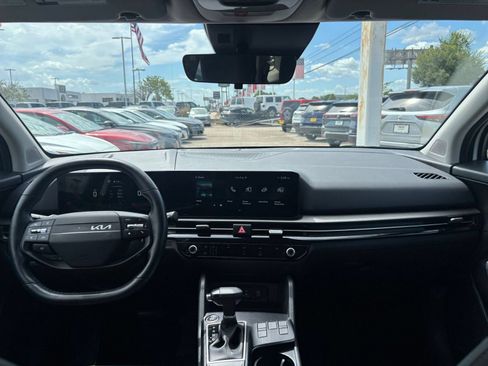 Used 2026 Kia Sportage LX FWD image 32