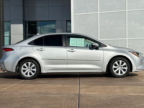Used 2021 Toyota Corolla LE w/ Carpet Mat Package (TMS) image 3