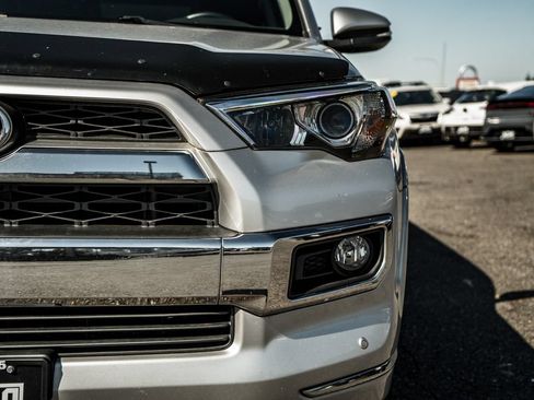 Used 2016 Toyota 4Runner Limited AWD/4WD image 9