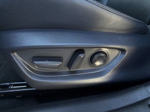 Used 2025 Toyota Camry SE FWD image 25