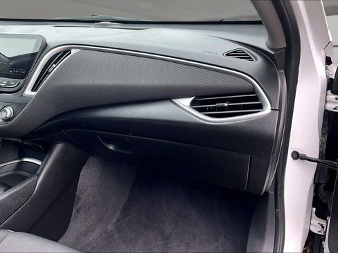 Used 2022 Chevrolet Malibu LT FWD image 15
