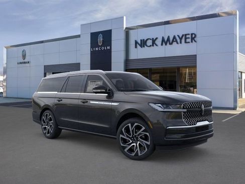New 2026 Lincoln Navigator L Reserve AWD/4WD image 8