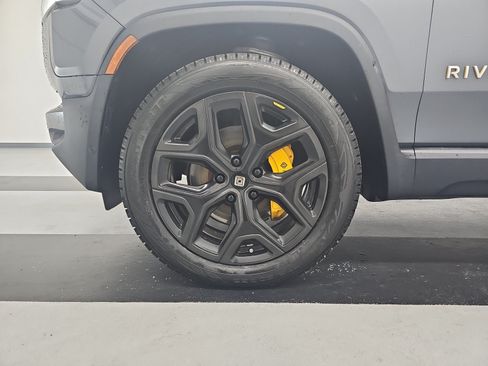 Used 2023 Rivian R1S Adventure AWD/4WD image 9