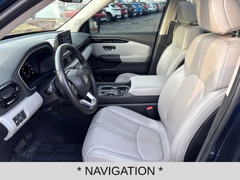 Used 2023 Honda Pilot Touring image 9