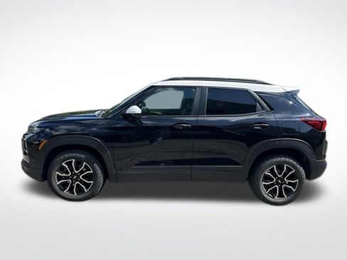 Used 2023 Chevrolet TrailBlazer ACTIV AWD/4WD image 2