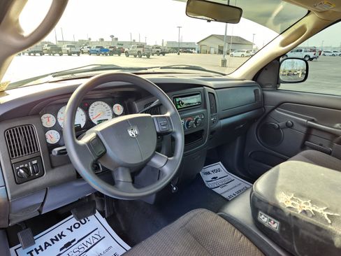 Used 2005 Dodge Ram 1500 Truck ST image 11
