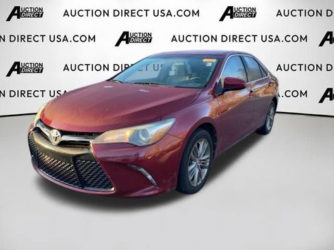 Used 2016 Toyota Camry SE image 1