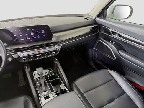 Used 2025 Kia Telluride S image 28