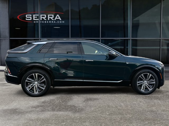 Used 2024 Cadillac Lyriq Luxury w/ LPO, Floor Liner Package AWD/4WD image 6