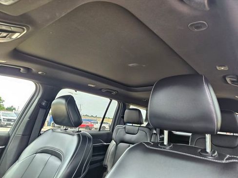 Used 2025 Jeep Grand Cherokee L Limited w/ Luxury Tech Group II AWD/4WD image 7