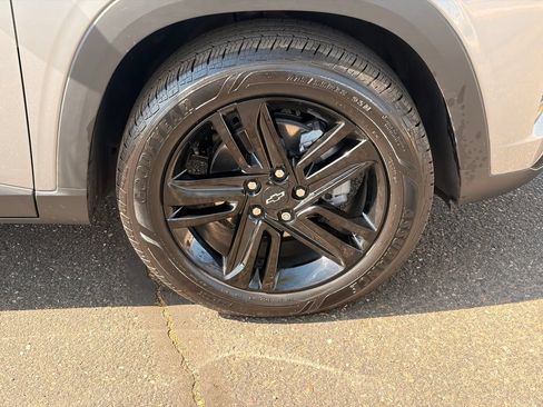 Used 2025 Chevrolet Trax ACTIV w/ Sunroof Package FWD image 10