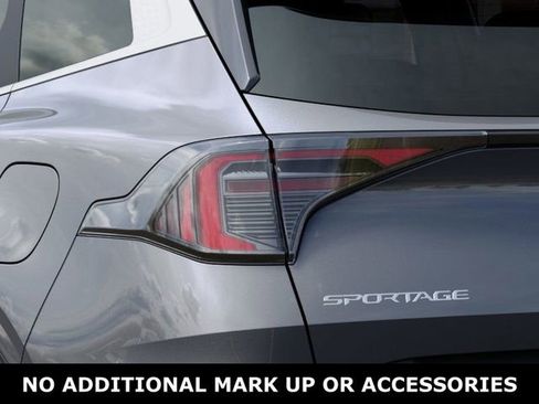New 2026 Kia Sportage LX image 11