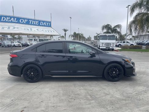 Used 2021 Toyota Corolla SE image 9