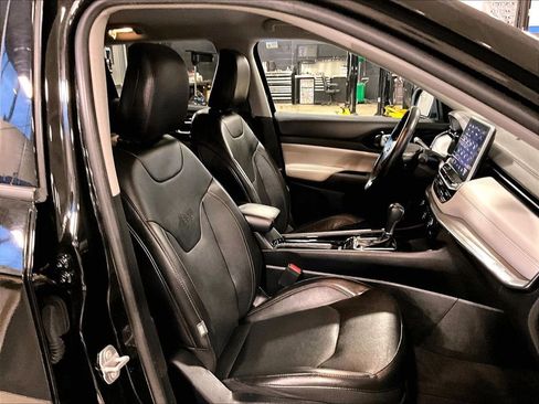 Used 2022 Jeep Compass Limited AWD/4WD image 11