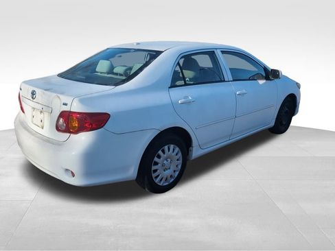 Used 2010 Toyota Corolla LE image 8