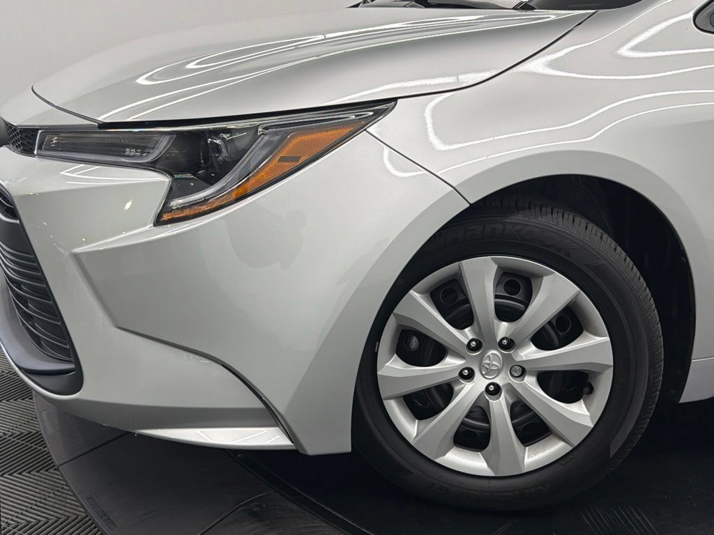 Certified 2026 Toyota Corolla LE FWD image 5