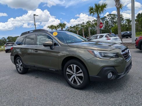 Used 2018 Subaru Outback 2.5i Limited AWD/4WD image 2