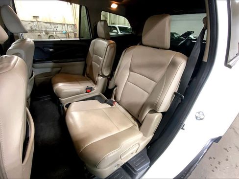 Used 2018 Honda Pilot Elite image 20