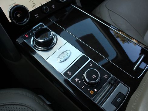 Used 2018 Land Rover Range Rover Supercharged image 31