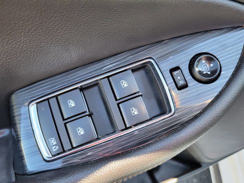 Used 2017 Chevrolet Impala LT image 12