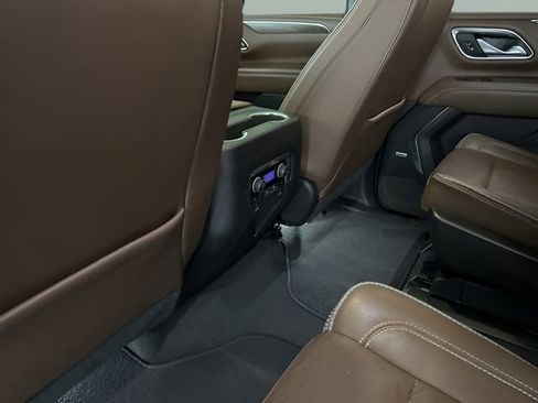 Used 2021 Chevrolet Suburban High Country image 18