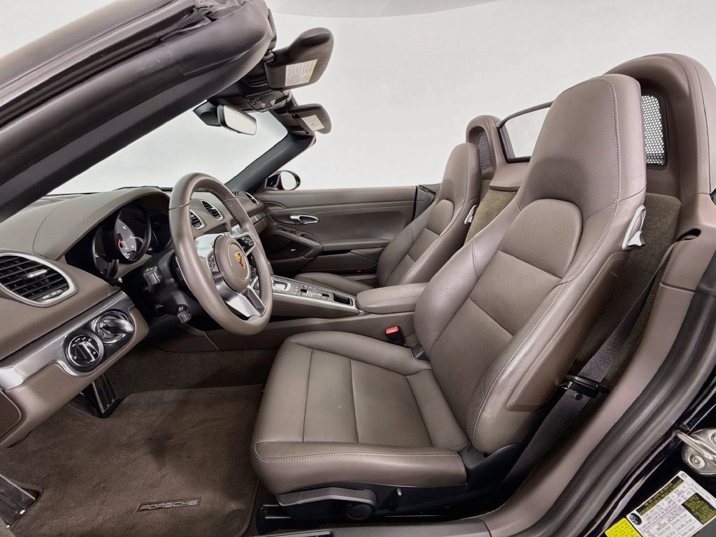 Certified 2022 Porsche 718 Boxster S RWD image 5