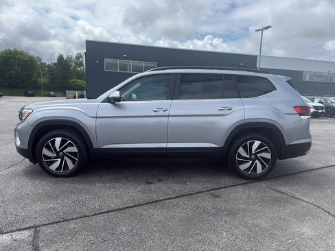 Used 2024 Volkswagen Atlas SE AWD/4WD image 6