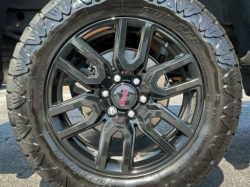 Used 2023 GMC Sierra 1500 Elevation w/ X31 Off-Road Package AWD/4WD image 5