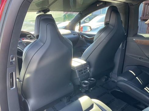 Used 2017 Tesla Model X 75D image 38