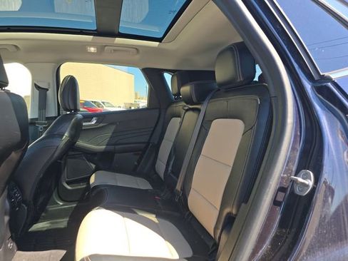 Used 2021 Ford Escape Titanium w/ Titanium Elite Package AWD/4WD image 13