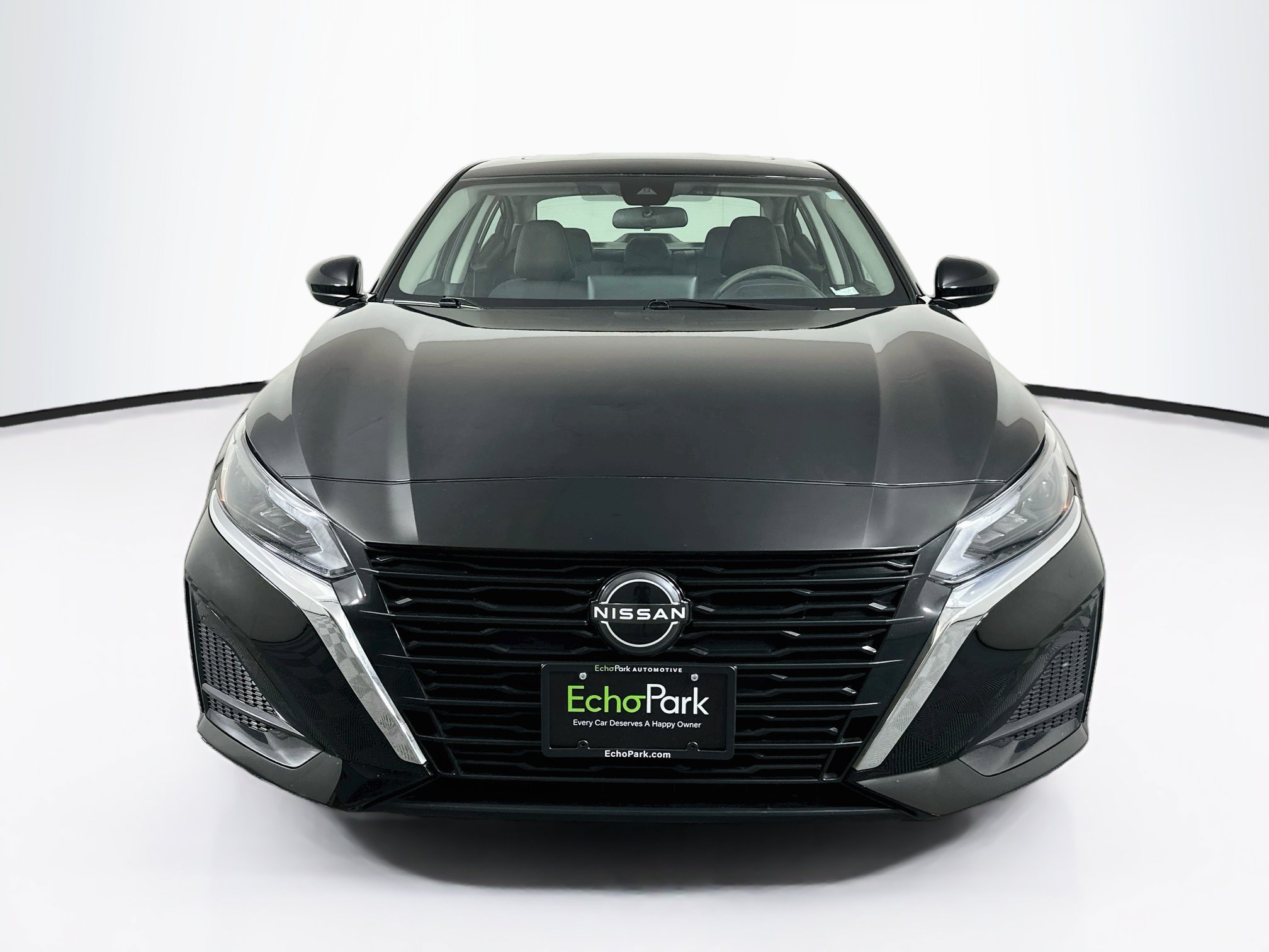 Used 2023 Nissan Altima 2.5 SV w/ SV Premium Package FWD image 2