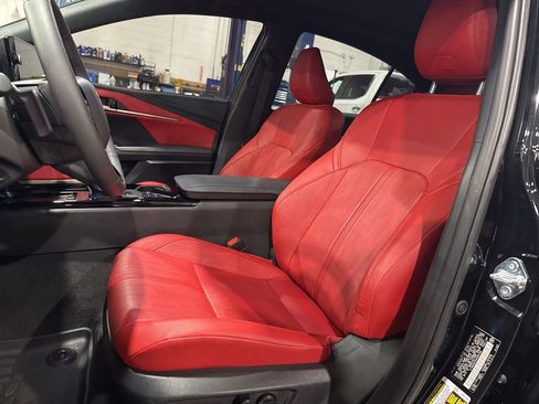 Used 2025 Toyota Camry XSE image 16