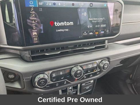 Used 2025 Jeep Wrangler Unlimited Sahara AWD/4WD image 24