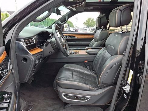 Certified 2022 Jeep Grand Wagoneer Series III AWD/4WD image 19
