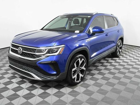 Certified 2022 Volkswagen Taos SEL AWD/4WD image 2