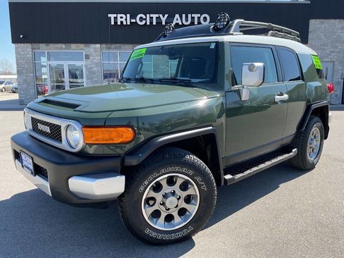 Used 2011 Toyota FJ Cruiser 4WD w/ Convenience Pkg image 1