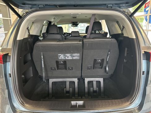 Certified 2024 Kia Carnival EX image 12