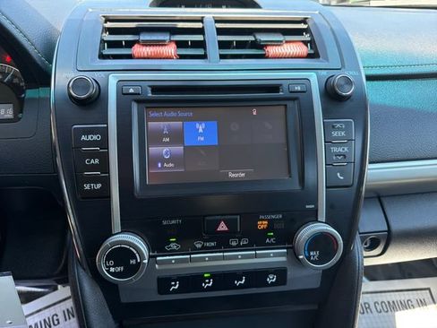 Used 2014 Toyota Camry SE FWD image 18