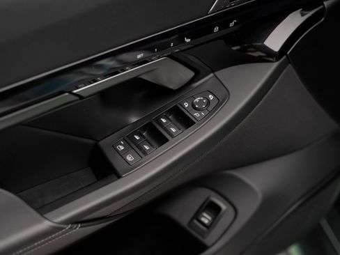 Used 2025 BMW M5 w/ Carbon Package image 61