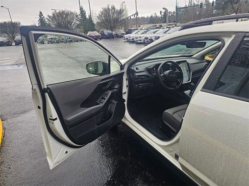 Used 2024 Subaru Crosstrek 2.0i Premium image 19