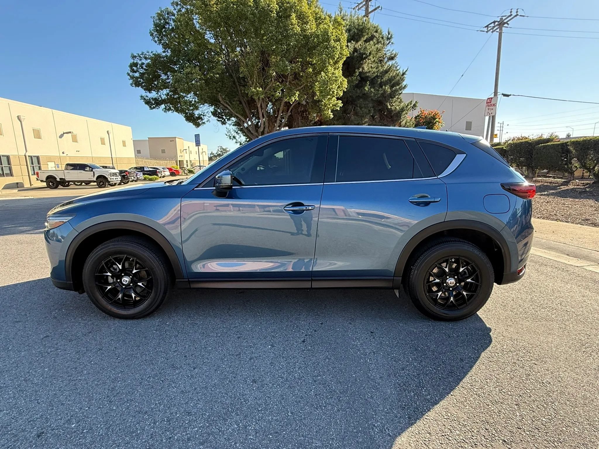 Used 2017 MAZDA CX-5 Grand Touring w/ Premium Package FWD image 6