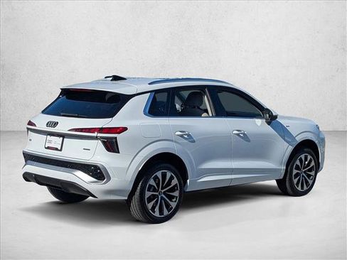 New 2026 Audi Q3 quattro 2.0T AWD/4WD image 2