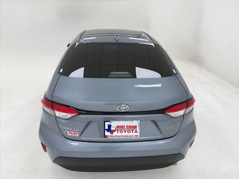 Used 2025 Toyota Corolla LE FWD image 39