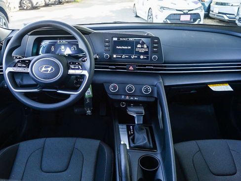 New 2026 Hyundai Elantra SE image 14